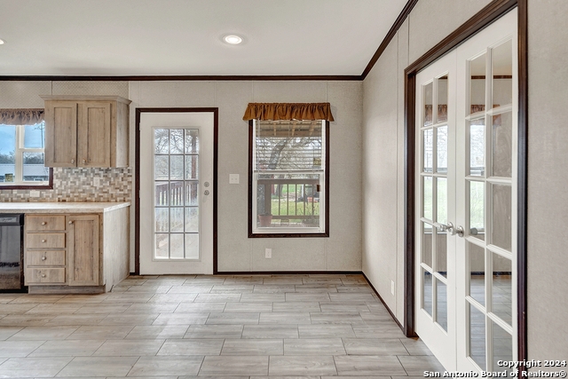 Listing photo id 8 for 345 Shorthorn Rd