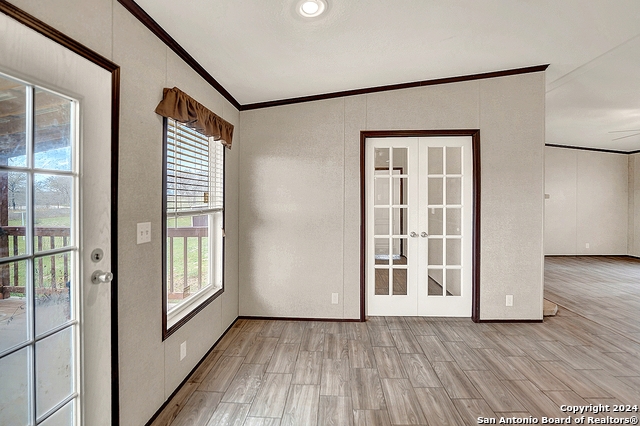 Listing photo id 9 for 345 Shorthorn Rd