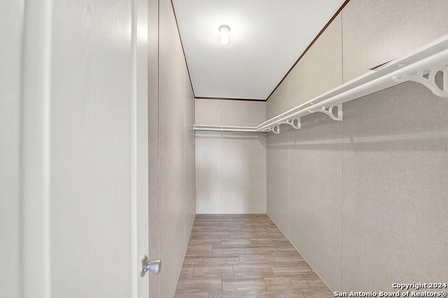 Listing photo id 12 for 345 Shorthorn Rd