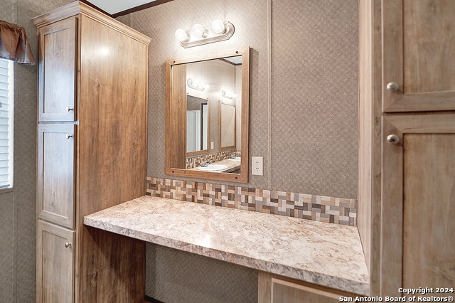 Listing photo id 14 for 345 Shorthorn Rd