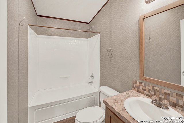 Listing photo id 15 for 345 Shorthorn Rd