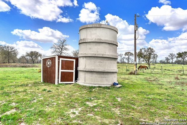 Listing photo id 22 for 345 Shorthorn Rd