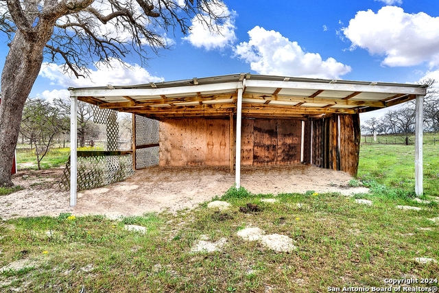 Listing photo id 27 for 345 Shorthorn Rd