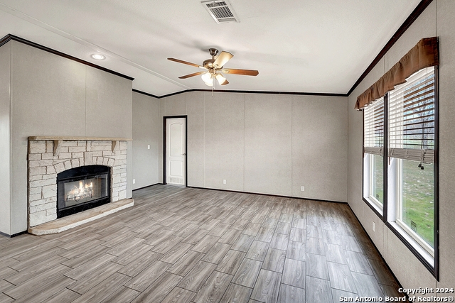 Listing photo id 1 for 345 Shorthorn Rd