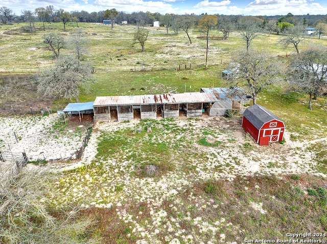 Listing photo id 32 for 345 Shorthorn Rd