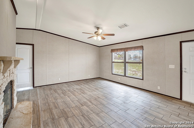 Listing photo id 7 for 345 Shorthorn Rd