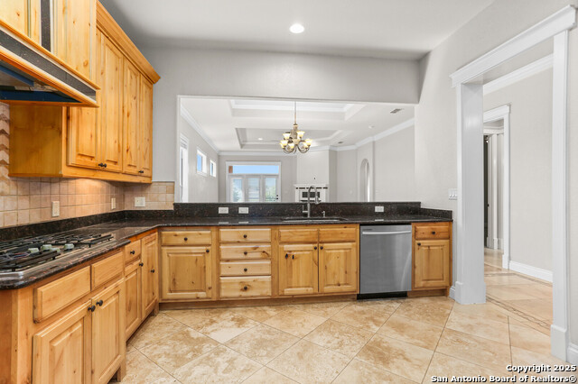 Listing photo id 10 for 1165 Legacy Drive