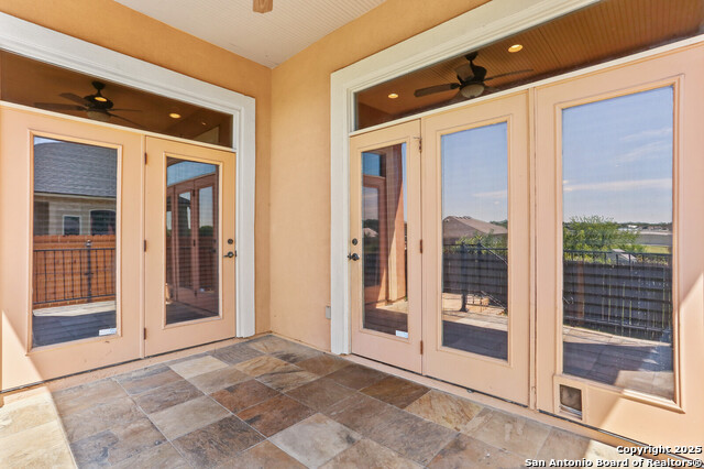 Listing photo id 23 for 1165 Legacy Drive
