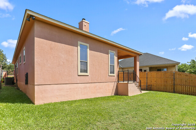 Listing photo id 24 for 1165 Legacy Drive