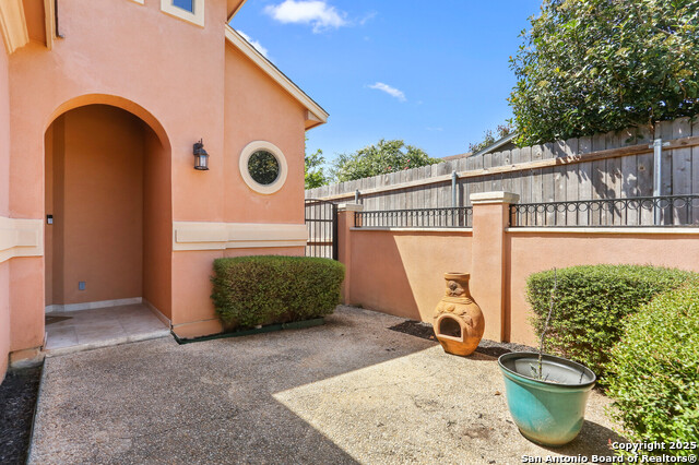 Listing photo id 1 for 1165 Legacy Drive