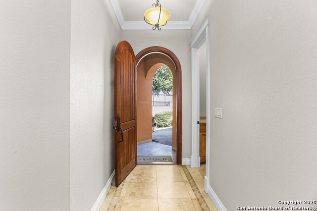 Listing photo id 3 for 1165 Legacy Drive
