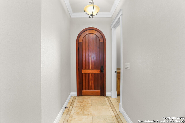 Listing photo id 4 for 1165 Legacy Drive