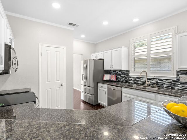 Image 10 of 36 For 3022 Fall Way Dr