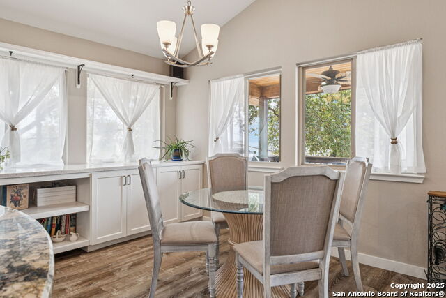 Listing photo id 8 for 2200 Glenn Dr