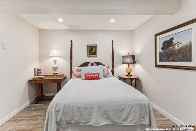 Listing photo id 19 for 2200 Glenn Dr