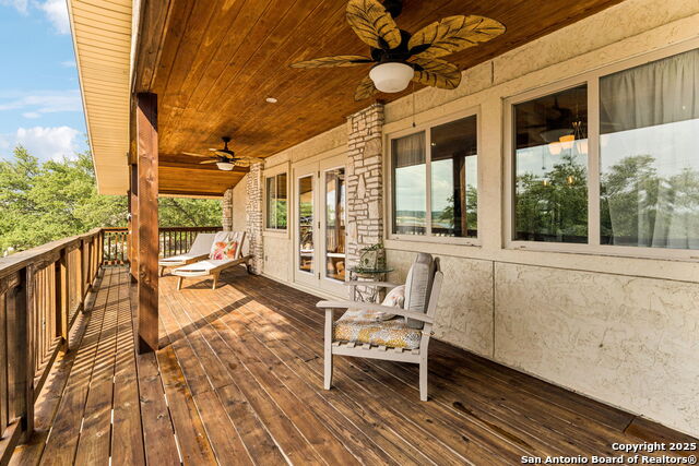 Listing photo id 23 for 2200 Glenn Dr