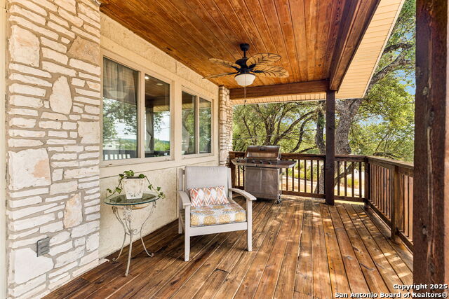 Listing photo id 24 for 2200 Glenn Dr