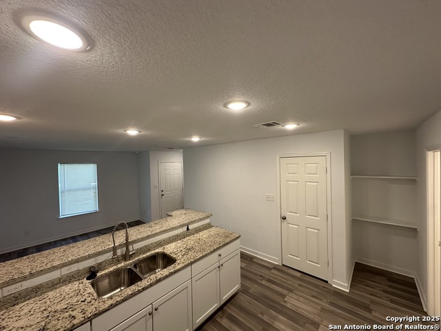 Listing photo id 22 for 9 Units Multi-family Portfolio