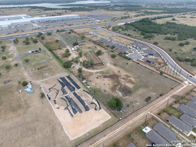 Listing photo id 6 for 14524 Us Highway 281 S