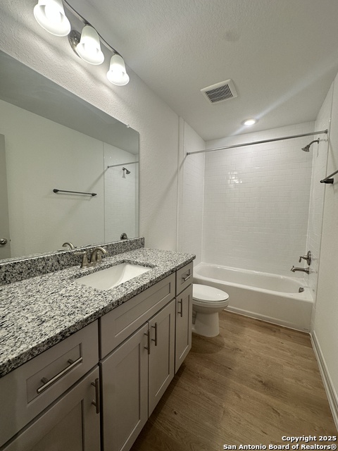 Image 16 of 21 For 7544 Briarwood Pass  102