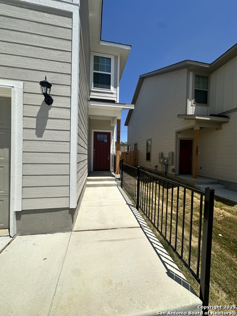 Image 3 of 21 For 7544 Briarwood Pass  102