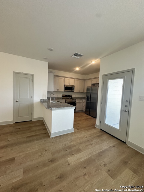 Image 8 of 21 For 7544 Briarwood Pass  102