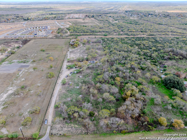 Image 6 of 11 For 14988 Us Highway 281 S