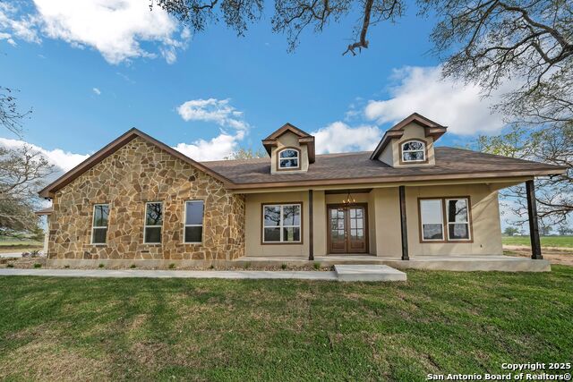 Details for 313 Firewheel, Floresville, TX 78114