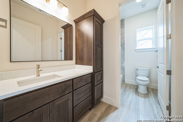 Image 28 of 50 For 313 Firewheel