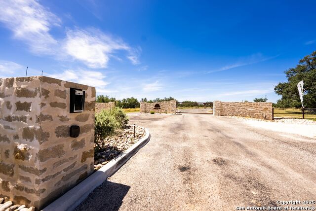 Listing photo id 0 for 0 Grand Oaks