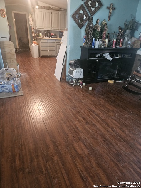 Listing photo id 1 for 16518 Us Highway 281 S