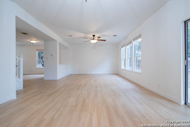 Image 10 of 39 For 7831 Dunhill Coach