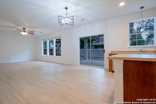 Image 11 of 39 For 7831 Dunhill Coach