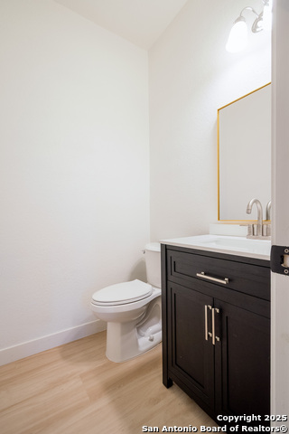 Image 14 of 39 For 7831 Dunhill Coach