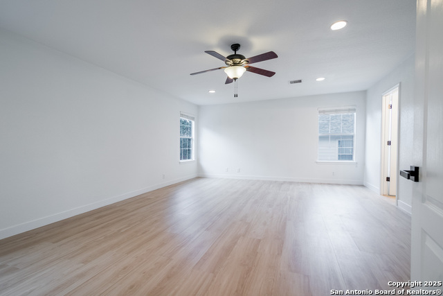 Image 17 of 39 For 7831 Dunhill Coach