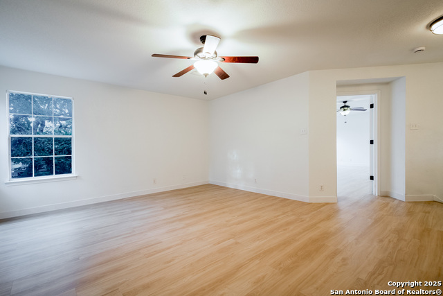 Image 24 of 39 For 7831 Dunhill Coach