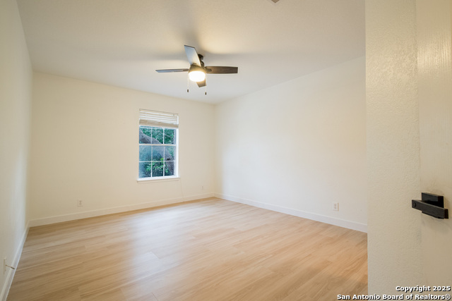 Image 25 of 39 For 7831 Dunhill Coach