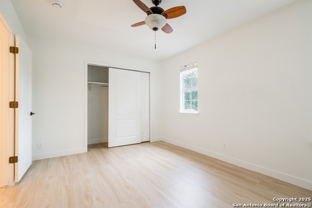 Image 28 of 39 For 7831 Dunhill Coach