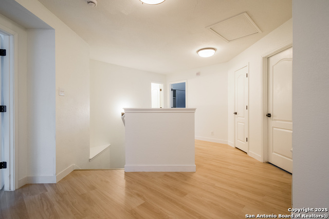 Image 30 of 39 For 7831 Dunhill Coach