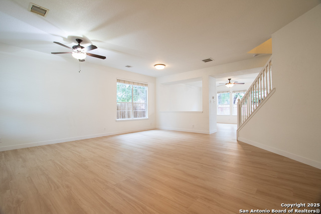 Image 6 of 39 For 7831 Dunhill Coach