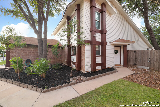 Image 2 of 19 For 3323 Coral Grove