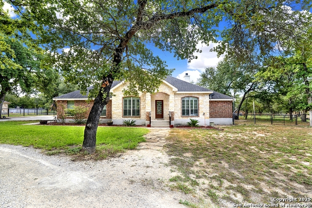 Details for 162 Champions, La Vernia, TX 78121