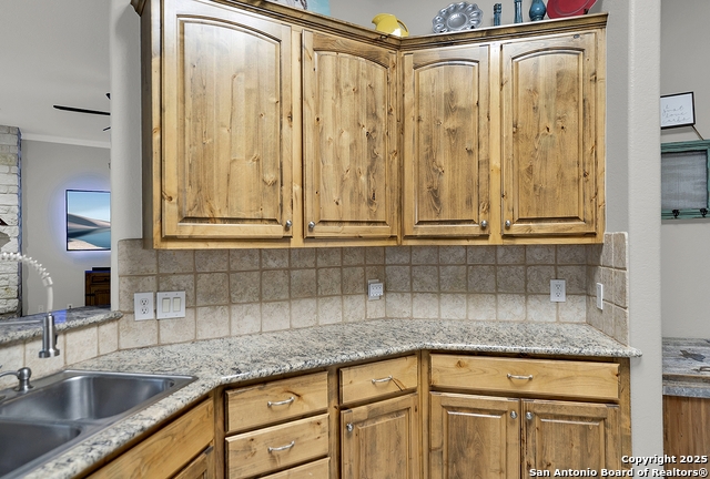 Listing photo id 13 for 162 Champions