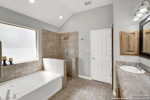 Listing photo id 20 for 162 Champions