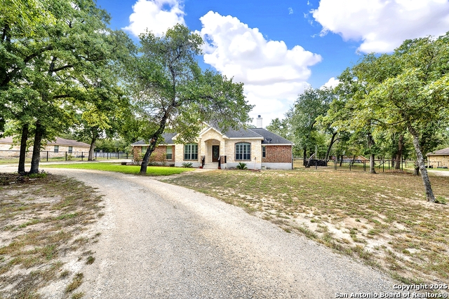 Listing photo id 35 for 162 Champions