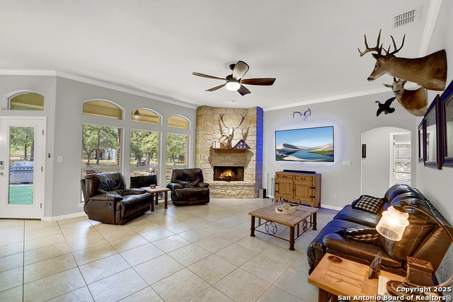 Listing photo id 4 for 162 Champions