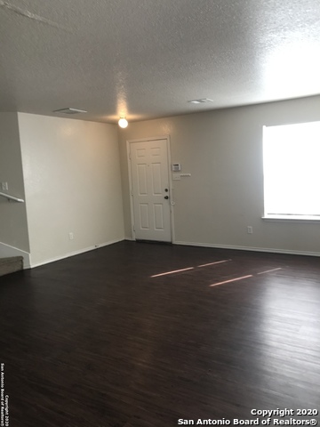 Image 3 of 17 For 11005 Crystal Plain