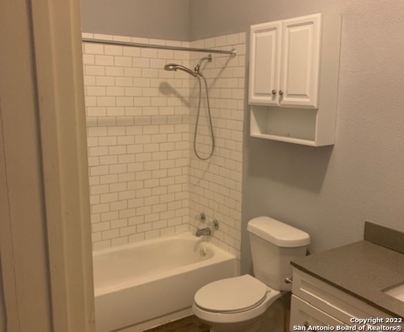Image 8 of 9 For 248 Clifford Ct  101