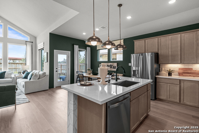 Image 28 of 47 For 229 Sasparilla