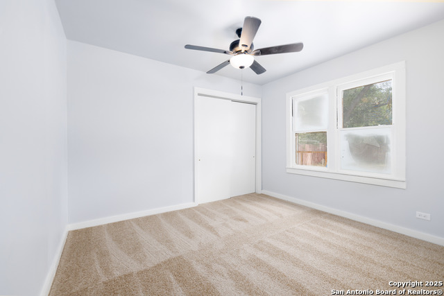 Listing photo id 11 for 609 15th